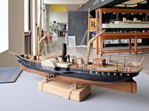 Modellino di nave alla mostra Lloyd. Le navi di Trieste nel mondo