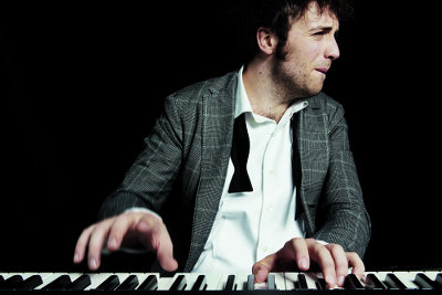 Raphael Gualazzi al pianoforte