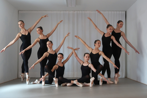 Le giovanissime ballerine della Junior Company dell'Ashkenazy Ballet Center