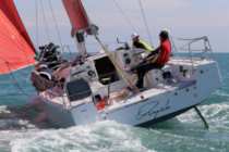 Barca a vela durante una regata