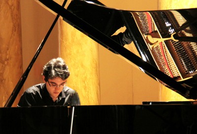 Alexander Gadjiev al pianoforte