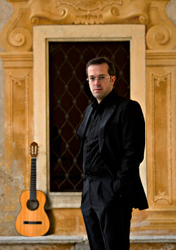 Il chitarrista Andrea Dieci