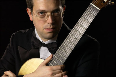 Il chitarrista Andrea Dieci