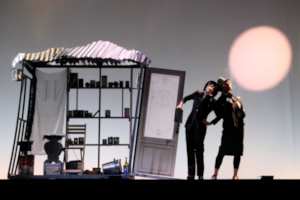 L'anima buona di Sezuan, di Bertolt Brecht, con Monica Guerritore