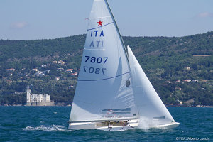 Barca a vela da regata