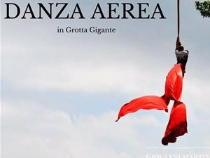 Locandina dello spettacolo di danza aerea