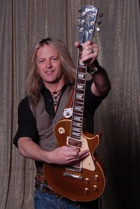 Doug Aldrich, chitarrista degli Whitesnake