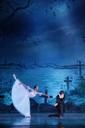 Una scena del balletto Giselle con la compagnia del Balletto di Mosca La Classique
