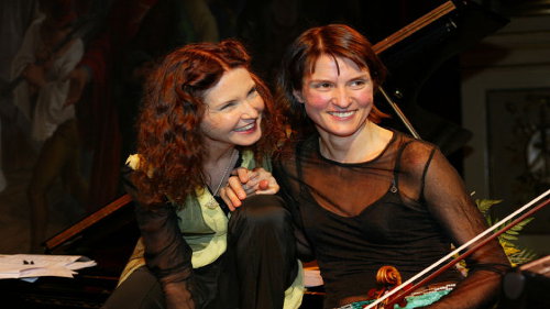 La pianista francese Katia Labeque e la violinista Viktoria Mullova