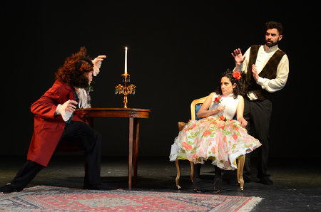 Una scena di Bella e Bestia della Contrada di Trieste