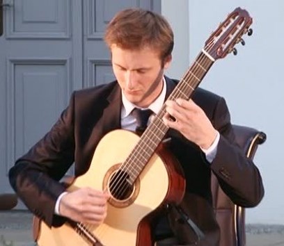 Marcin Kozioł con la sua chitarra