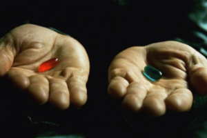 Celebre scena del film Matrix: scegli la pillola rossa o quella verde?