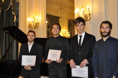 Matteo Londero e altri pianisti in gara (2013)