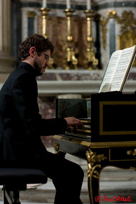 Paolo Zanzu al clavicembalo