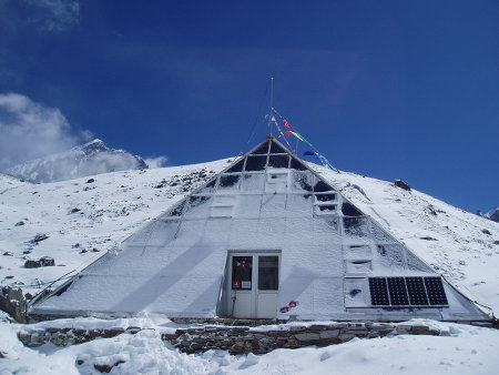 Neve sulla piramide dell'EvK2CNR