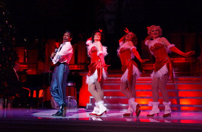 Una scena dal musical The Rat Pack live from Las Vegas: Sammy & the girls