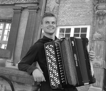 Szymon Jabłoński con il suo accordeon