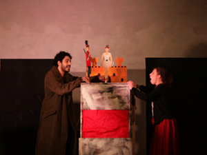 Una scena della versione teatrale della fiaba Il soldatino di piombo