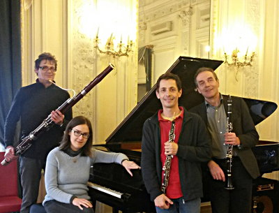 Il trio Evaristo Casonato, Lino Urdan, Sergio Lazzeri e Rossella Fracaros